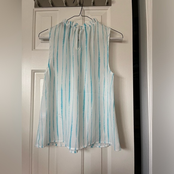 Banana Republic sleeveless blouse with button in back size 0, NWT - Picture 5 of 7